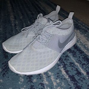 gray nike sneakers
